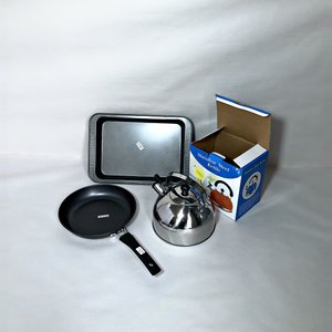 Juego de Cocina Metálico: Sartén, Bandeja y Pava con Caja - imagen 1