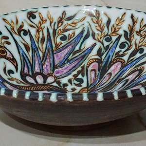Cuenco Artesanal de Cerámica con Diseño de Pavo Real y Motivos Florales - imagen 2