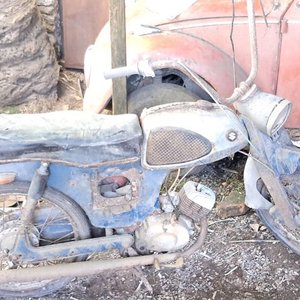 Moto Suzuki 50 MC Antigua de los Años 60 para Restaurar - imagen 9
