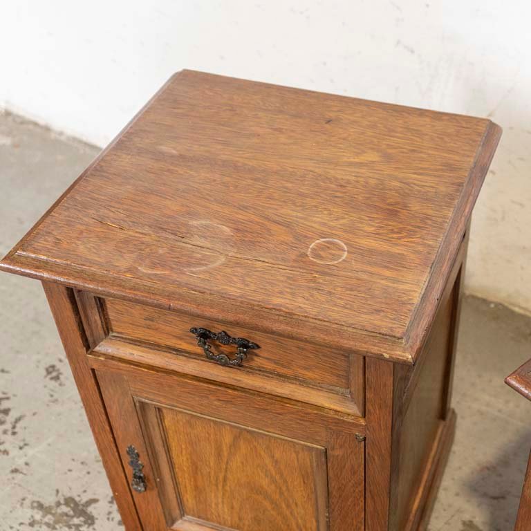 Mesas de luz de madera con detalles y características únicas - imagen 2