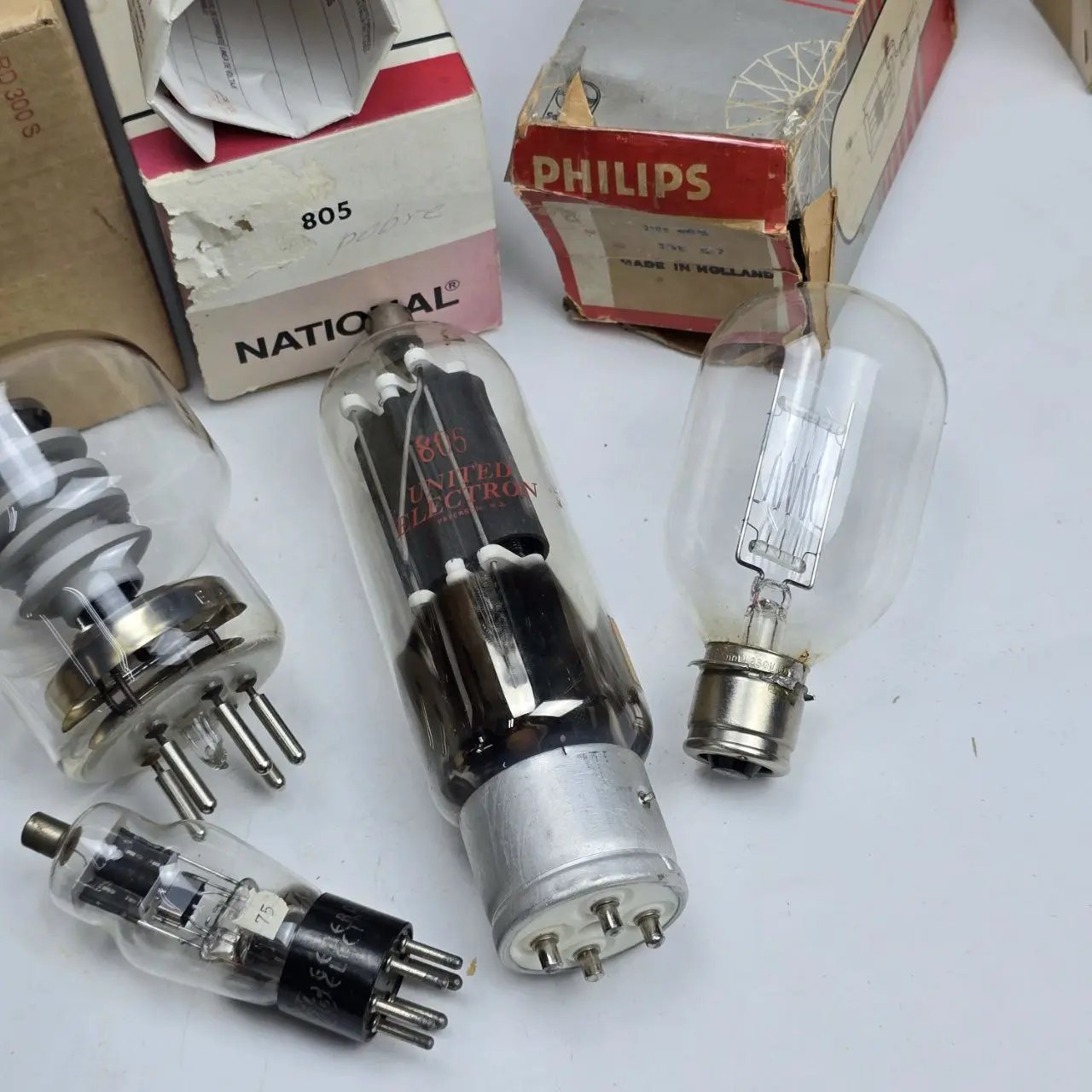 Item lote-38-valvulas-varias-x4 - Image 2