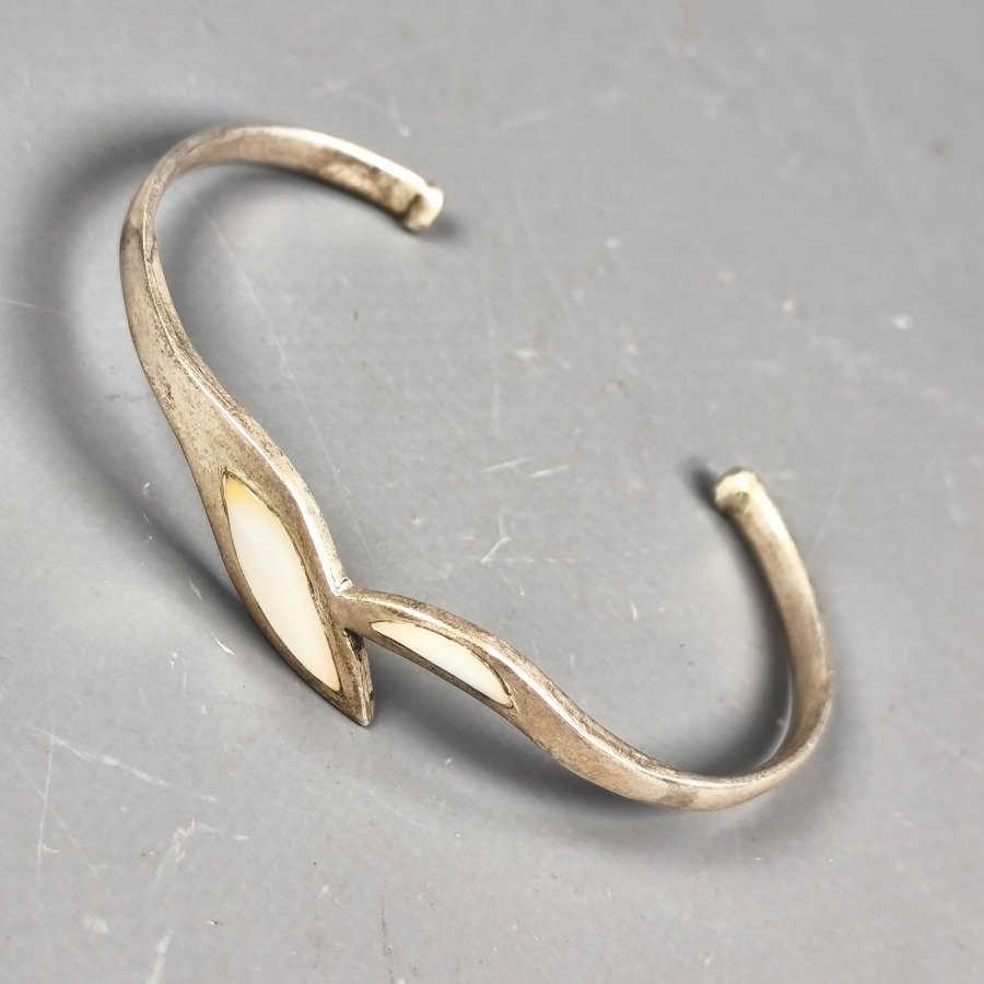 Item 16377 - Image 0