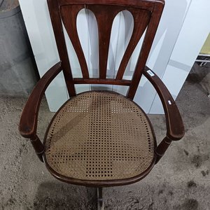 Sillón Giratorio Antiguo de Madera con Asiento de Caña - imagen 2