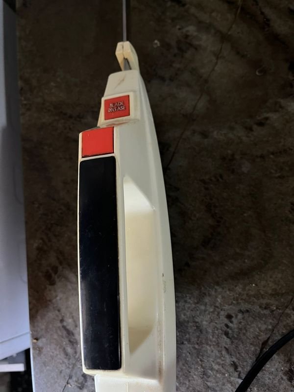 Cuchillo eléctrico en buen estado - imagen 3
