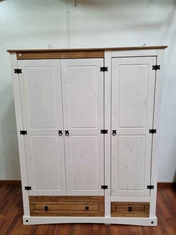 L 966 - Robusto ropero en madera combinada de tres puertas con estantes, barral y dos cajones inferiores, ideal para dormitorio o - imagen 1