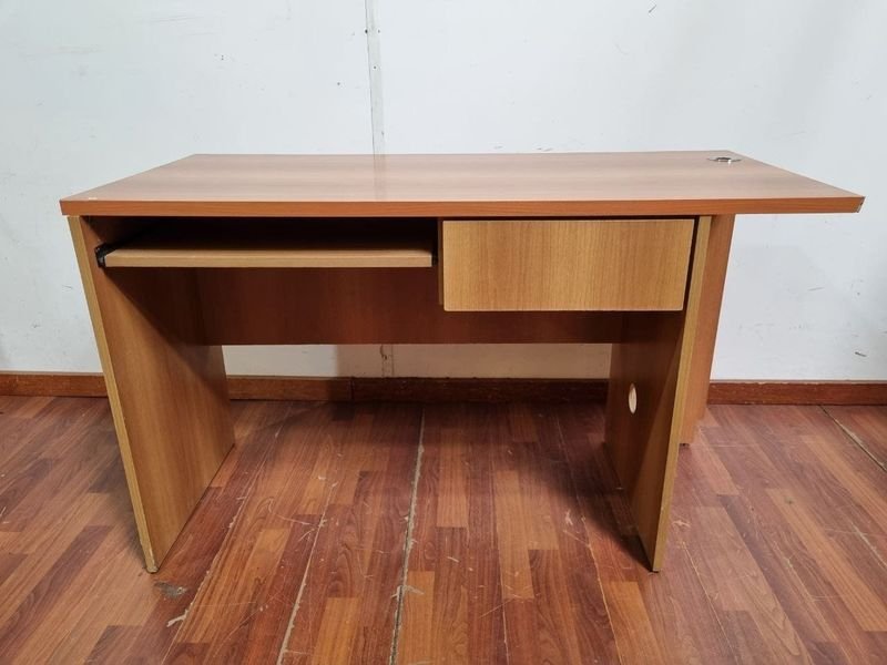 Escritorio Madera con Cajón y Bandeja Deslizable
