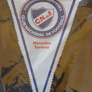 Banderín Club Nacional de Football Consulado Mercedes Soriano Tela Raso - imagen 1