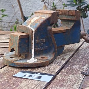 Morsa de banco Record Inglesa , cuerpo de fundición, mordazas y manivela de ajuste - imagen 3