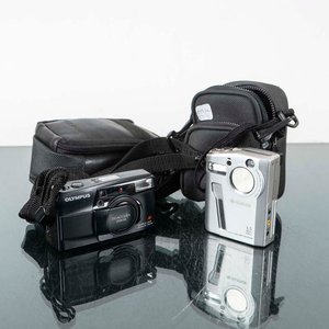 Lote anterior: Dos Cámaras de Fotos Digitales Fujifilm y Olympus