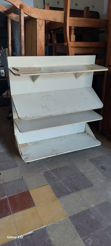 Estante de madera para comercio en buen estado - imagen 4