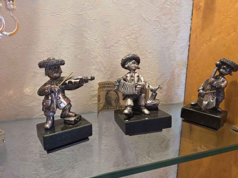 Item 879257 - Image 1