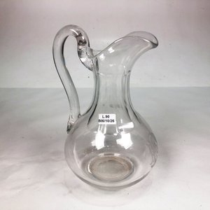 Jarra de Vidrio Tallado con Asa - 28 cm - imagen 2