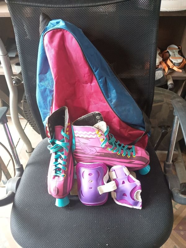 Patines con accesorios para deportes y fitness - imagen 2