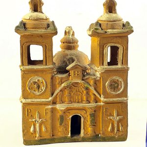 Capilla Decorativa y Florero de Cerámica con Bastones Azules - imagen 3