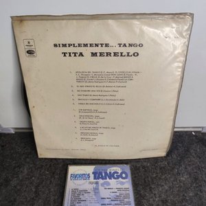 Lote de Tita Merello: Vinilo "Simplemente Tango" y CD "Los Inmortales del Tango" - imagen 5