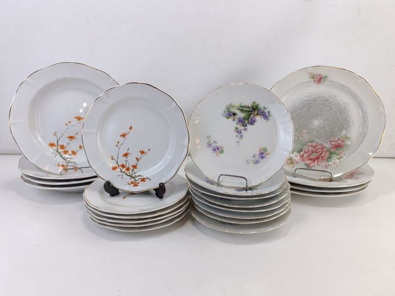Platos de Porcelana con Diseño Floral - imagen 1