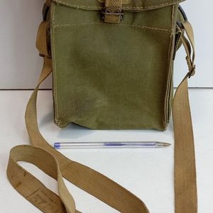 Lote siguiente: Bolso de Lona Militar Antigás Británico 2GM - Medidas 14x20cm
