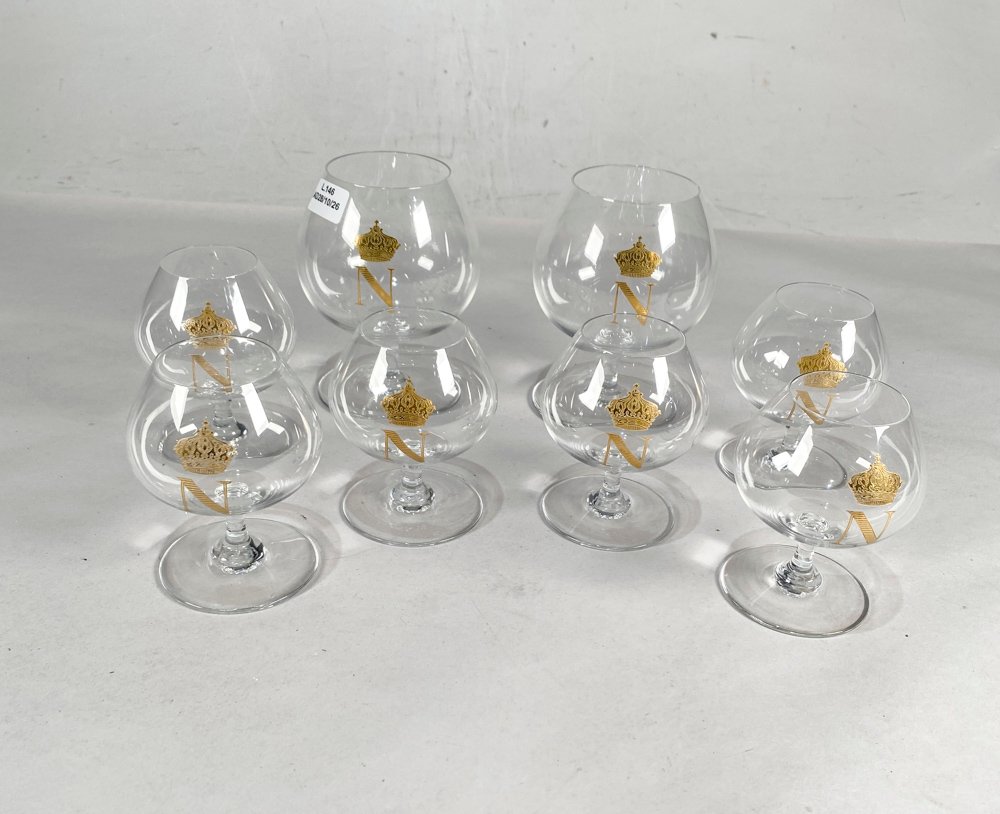 Juego de 8 Copas Hialinas Napoleón con Corona Dorada
