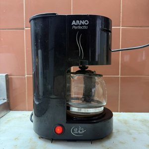 Lote siguiente: Cafetera Eléctrica Arno Perfectta Negra para 12 Tazas