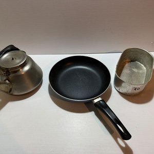Juego de Cocina: Caldera, Sartén y Recipiente Metálico - imagen 1