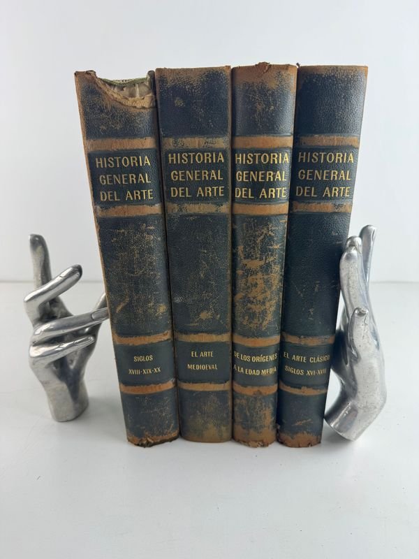 Lote anterior: Colección de libros antiguos sobre arte en 4 tomos