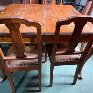 Juego de Comedor: Mesa Extensible de Raíz con 6 Sillas Tapizadas en Cuero - imagen 4
