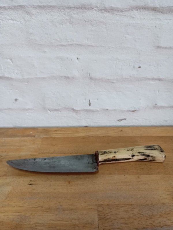Cuchillo de madera con hoja de 17 cm y sin marca - imagen 2