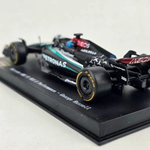 Réplica Burago Mercedes AMG W15 George Russell 1:43 con Piloto - imagen 5