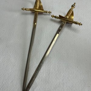 Dos Abrecartas Estilo Espada Española con Detalles Dorados - imagen 2