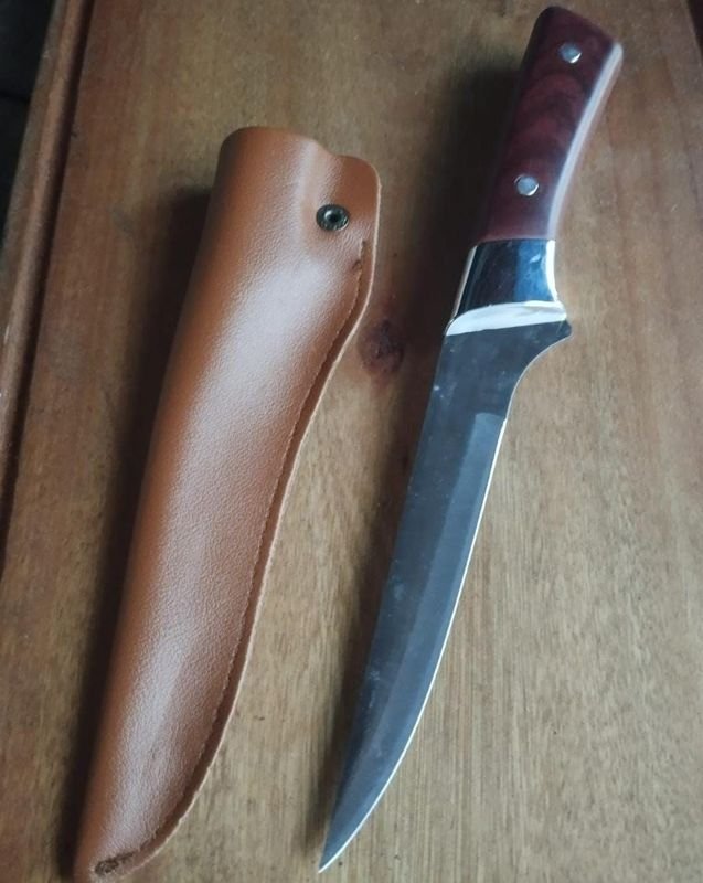 Cuchillo de Acero con Manija de Madera - imagen 2