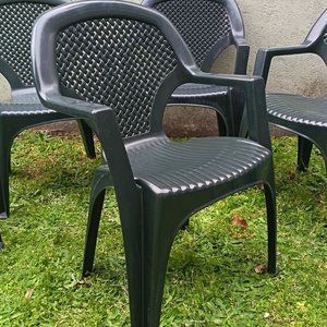 Seis Sillas de Jardín de PVC Oscuro con Apoyabrazos - imagen 3