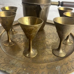 Juego de Café Turco en Bronce con Cafetera, 6 Copas y Bandeja Cincelada - imagen 5