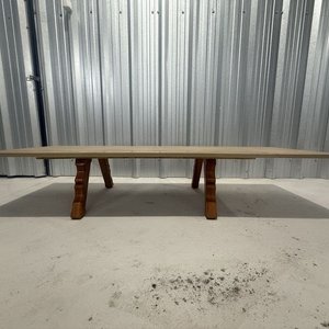 Mesa Baja con Tapa de Mármol y Patas Torneadas - imagen 2
