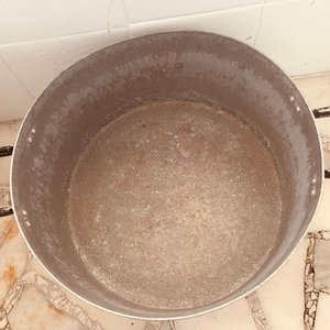 Olla Grande de Aluminio con Tapa y Asas - imagen 3