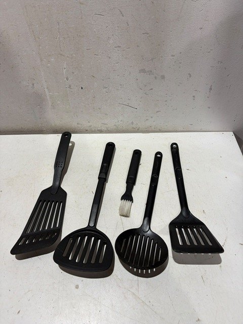 Juego de Utensilios de Cocina Negros