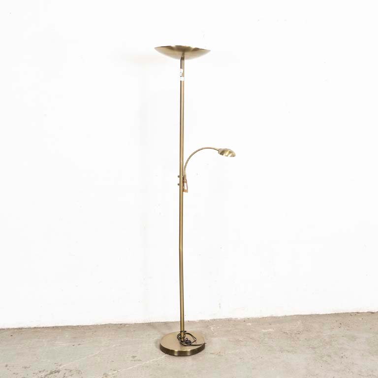 Lote anterior: Lámpara de pie en metal con detalles, condición pobre