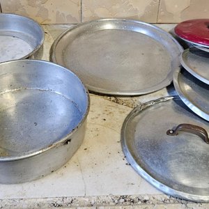 Varios Utensilios de Cocina de Aluminio: Tapas y Fuentes - imagen 4