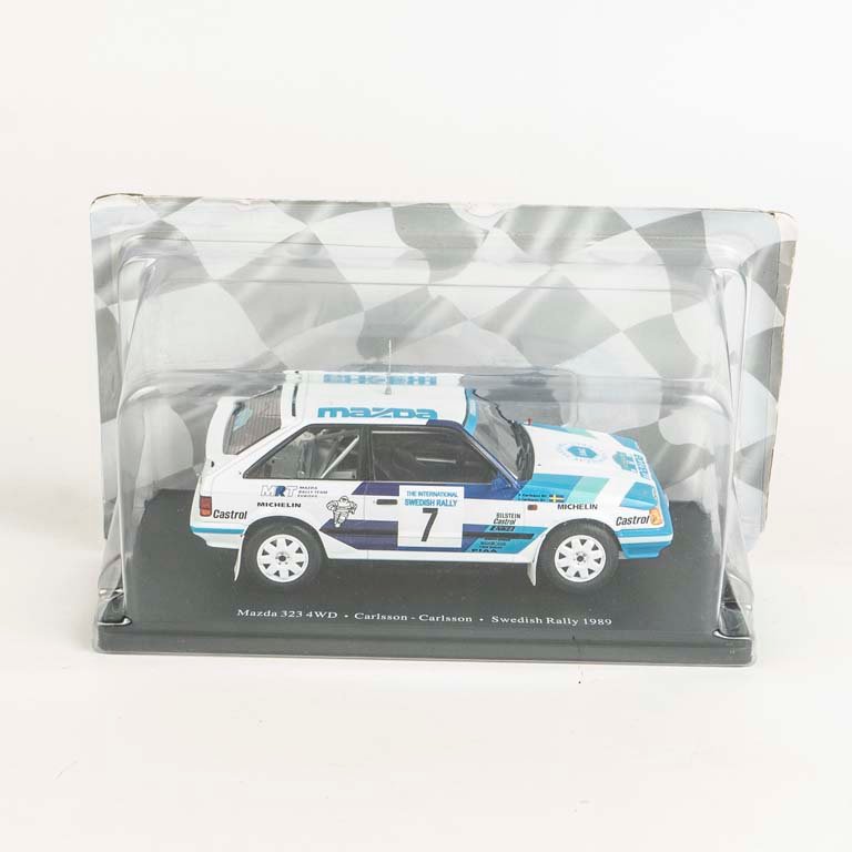 Auto Mazda 2323 4WD - Carisson Swedish Rally 1989 en su estuche original