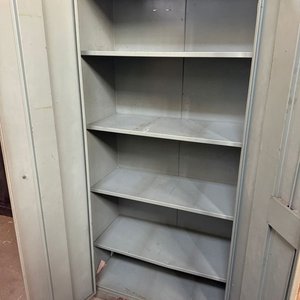 Gabinete Metálico con Caja Fuerte y Llave - imagen 3