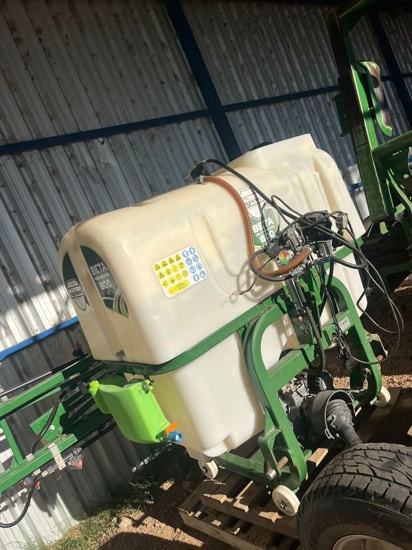 Pulverizadora Agrional de 800 litros, Impecable y Eficiente - imagen 2