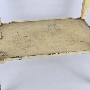Mesa Auxiliar Francesa Estilo Luis XV con Detalles en Bronce - imagen 5