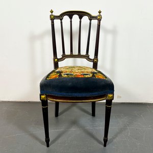 Lote anterior: Silla Inglesa de Jacarandá con Bronce y Tapizado Floral