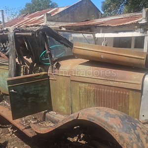 Lote siguiente: Camioneta Antigua Rústica para Restaurar