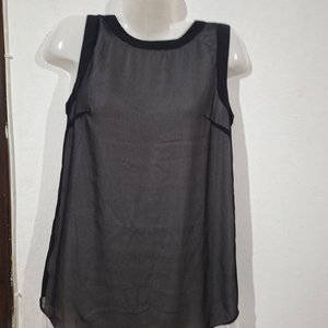 Lote de 12 Prendas de Fiesta para Dama: Vestidos, Faldas y Tops - imagen 4