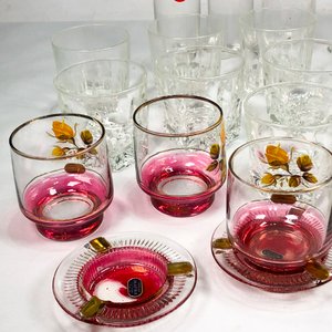 Lote de Cristalería Variada: Copas, Vasos y Cuencos de Vidrio - imagen 3