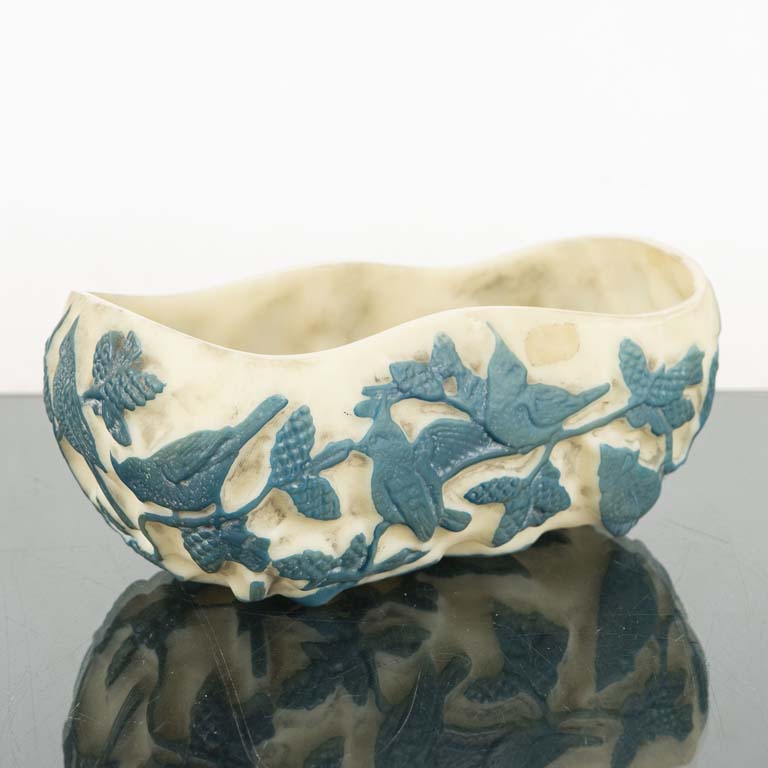 Jardinera de cristal opalinado con relieve - Medidas: 24x12x11cm