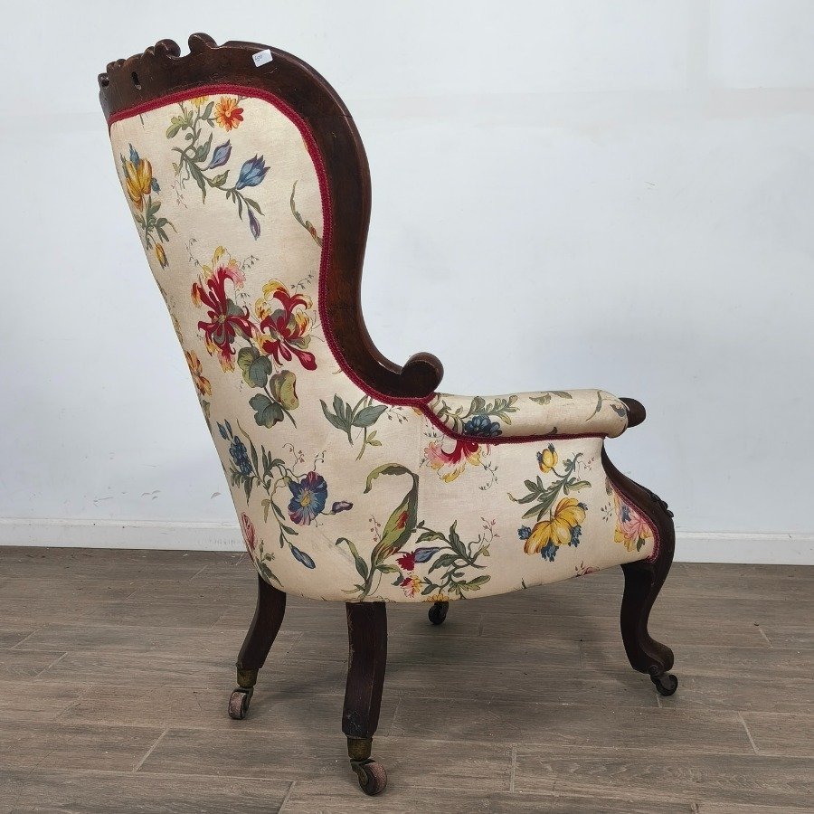 Sillón victoriano de estilo clásico con tapizado floral - imagen 12