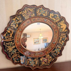 Espejo Decorativo Redondo con Borde Ornamentado Estilo Oriental - imagen 2