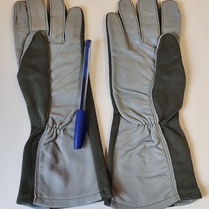 Lote siguiente: Par de Guantes Piloto Nomex Ignífugos Nuevos Talla S