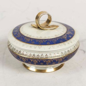 Lote siguiente: Bombonera de Porcelana Bavaria con Tapa Dorada